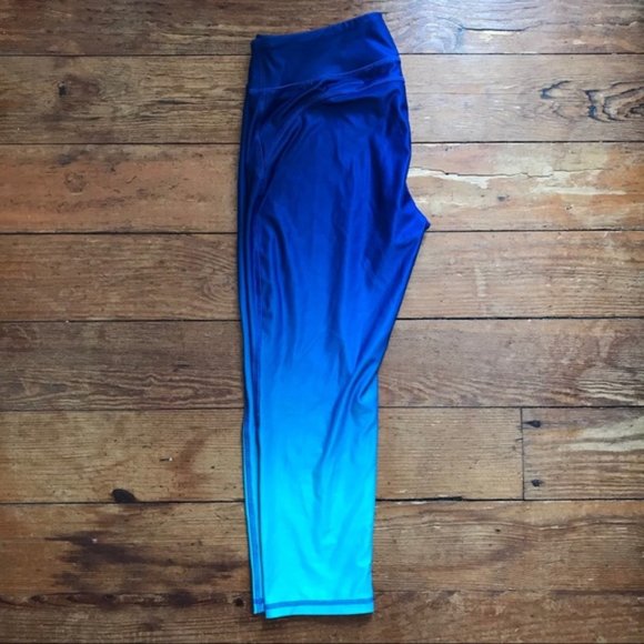 Ombre Capri Activewear Leggings - Picture 6 of 7